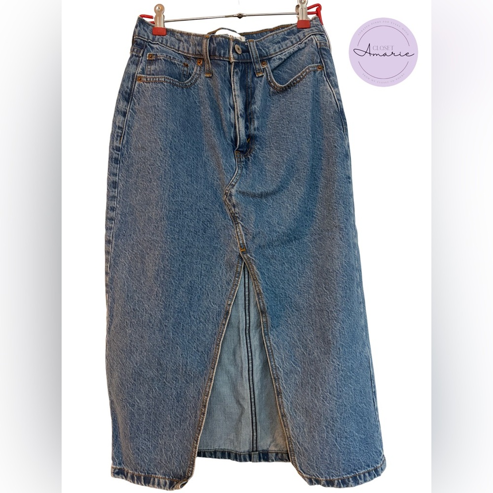 Abercrombie & Fitch High Rise Medium Wash Denim Skirt | Size 25/0P | Never Worn